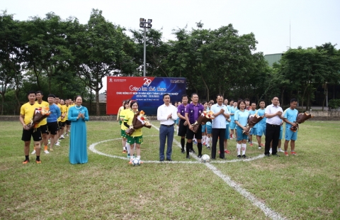 Thép Việt Sing giao hữu bóng đá với Công ty CPTM Thái Hưng